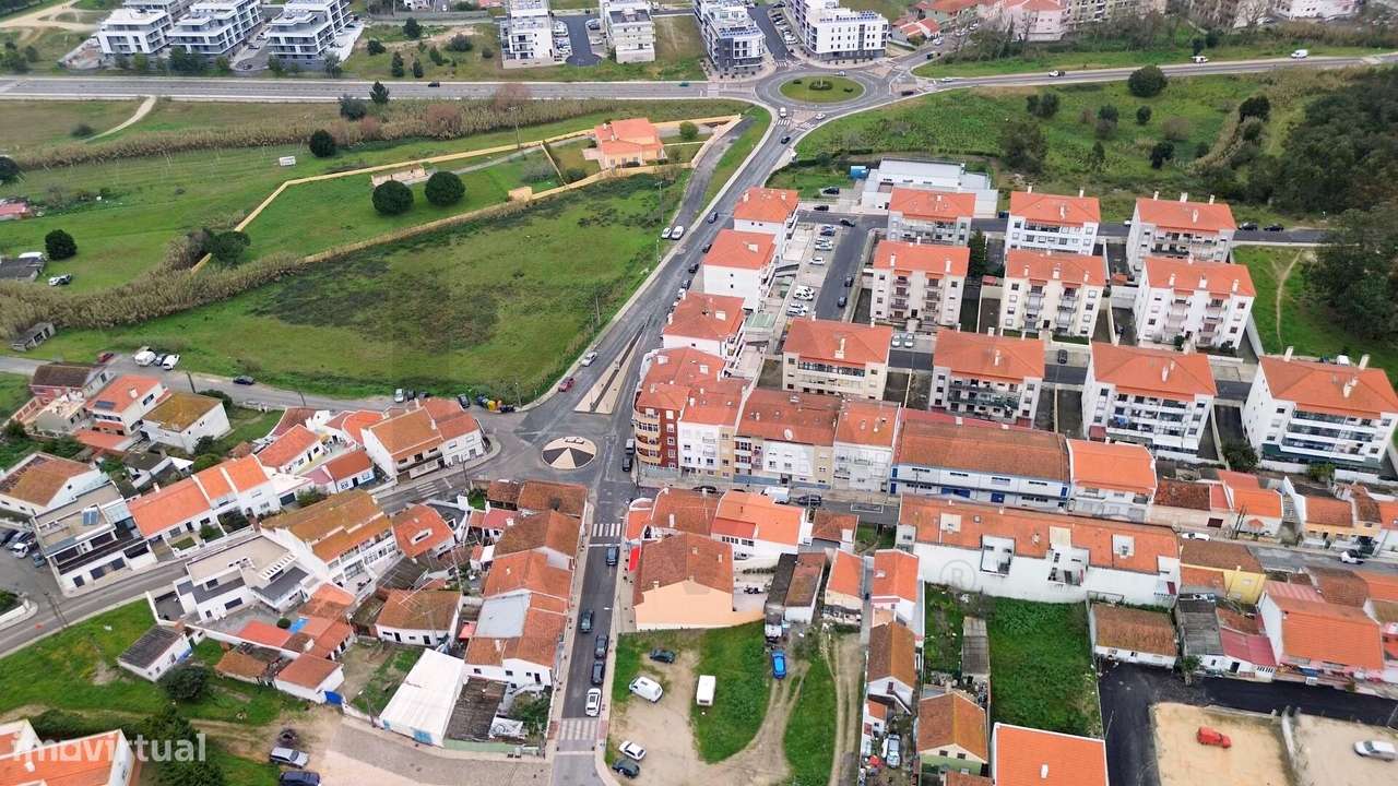 Terreno Urbano de 162m2 em Zona Tranquila de Caldas da Rainha – Excele-13