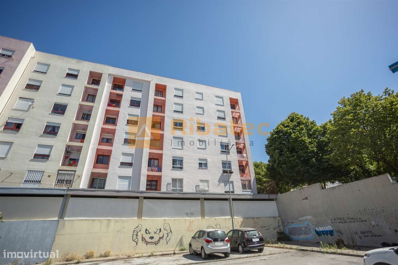 Apartamento T3 no Monte da Caparica-27