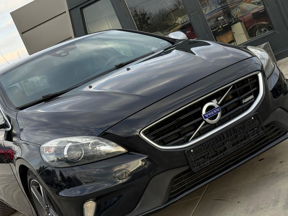 Volvo V40 II D2 R Design 2013