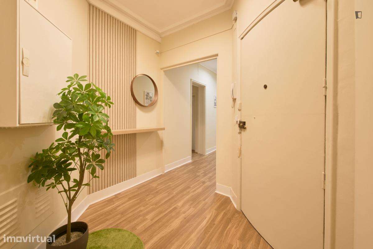 Quarto - localizado em Marquês de Pombal Lisbon - Grande imagem: 3/10