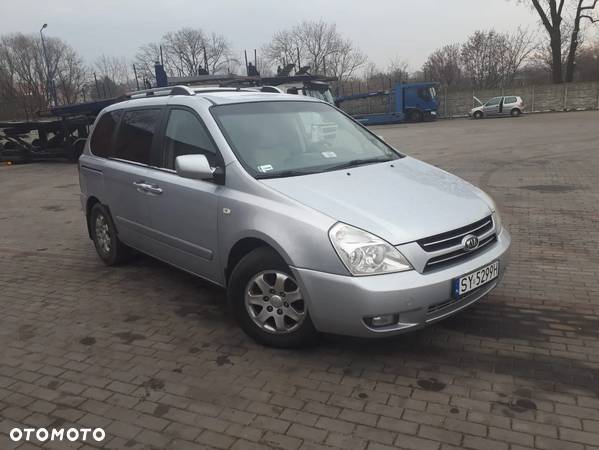 Kia Carnival 2.9 CRDi EX - 24