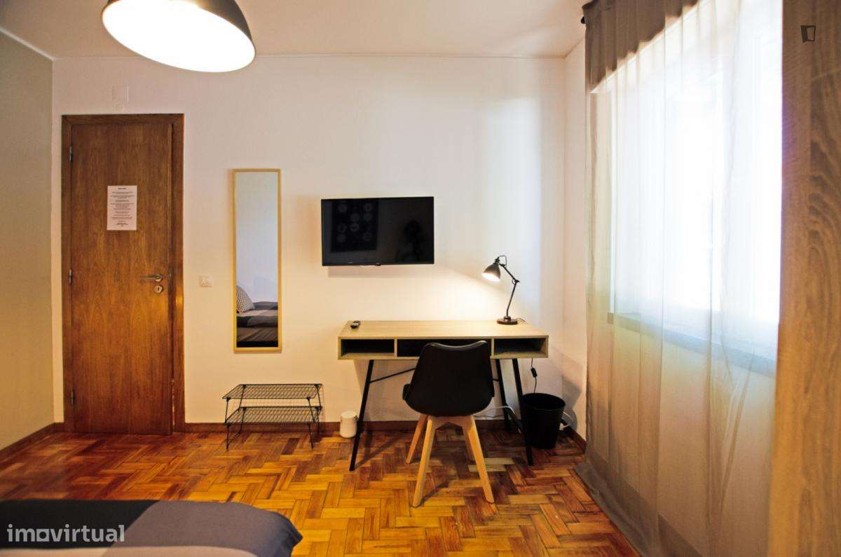 Quarto - localizado em Oeiras Lisbon - Grande imagem: 3/10