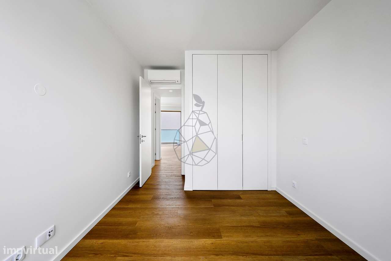 Apartamento T2 Duplex com 2 lugares de estacionamento em Alvor-18