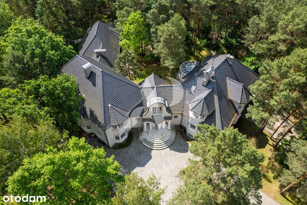 Wyjątkowa Rezydencja z basenem w Dąbrowie Leśnej-15