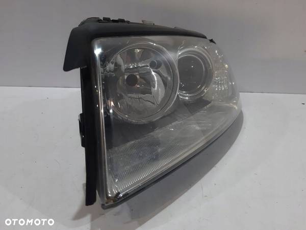 Audi A8 D3 lampa Przednia Xenon L - 13123 - 3