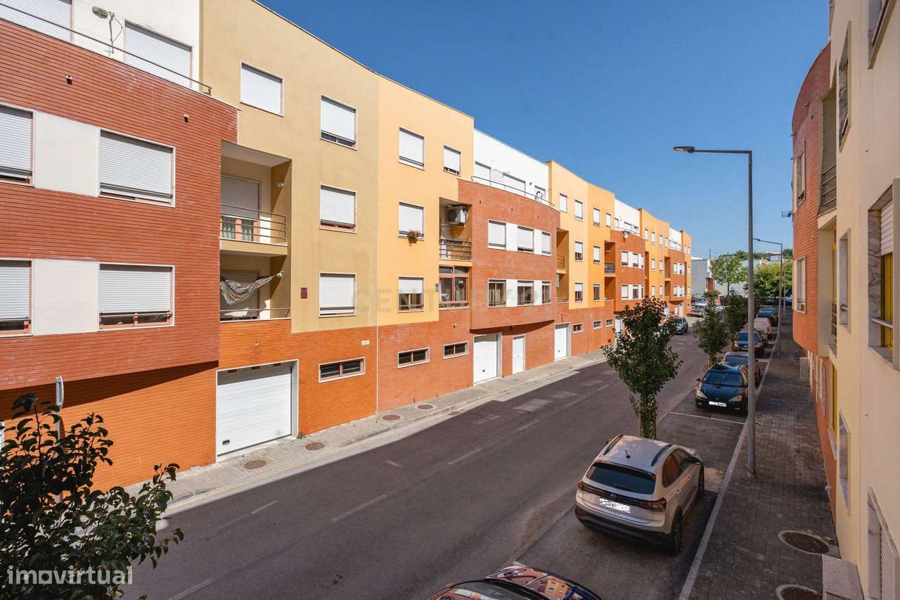Apartamento T2 com Varanda em Loures - Oportunidade Única!-20