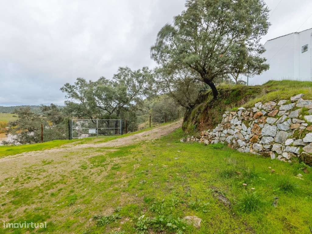 Quinta com quatro suítes e moínho, junto ao Rio Guadiana-17