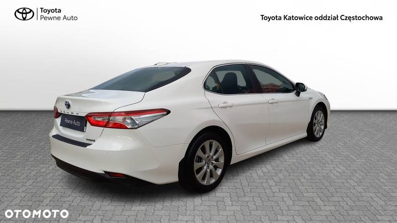 Toyota Camry - 21