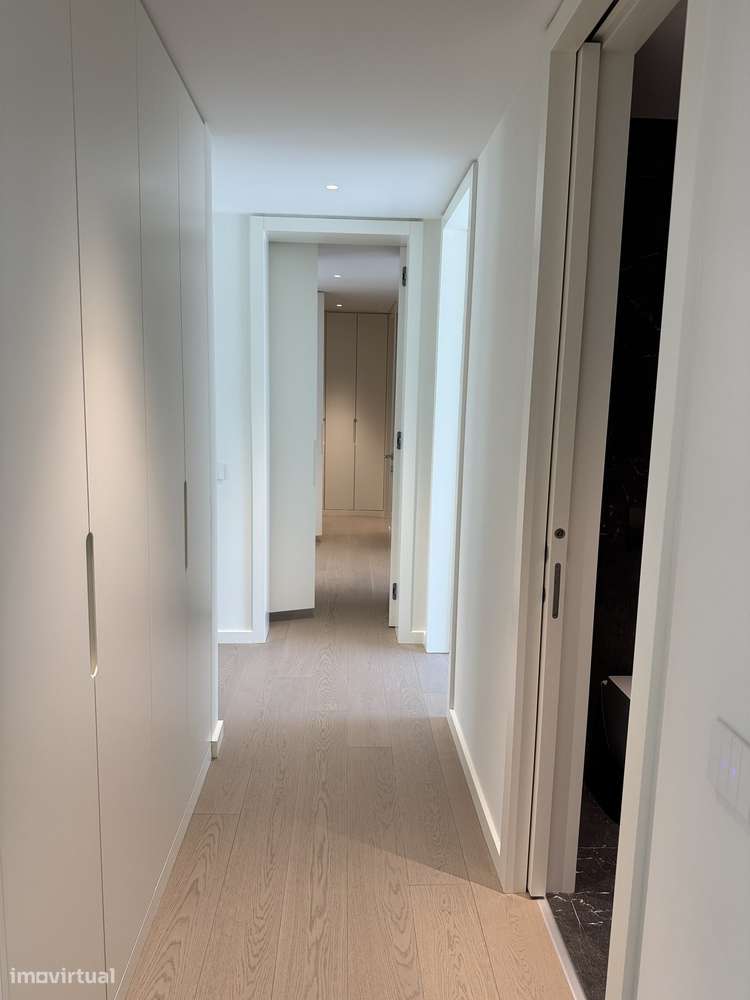 Exclusivo T4 no Prata Riverside Village-10