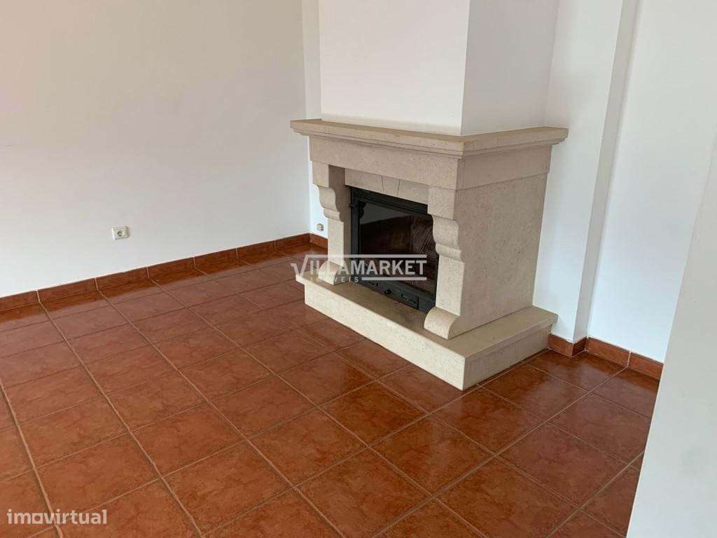 Apartamento T2 da banca situado na Urbanização dos Moinhos de Santa Ma - Grande imagem: 3/8