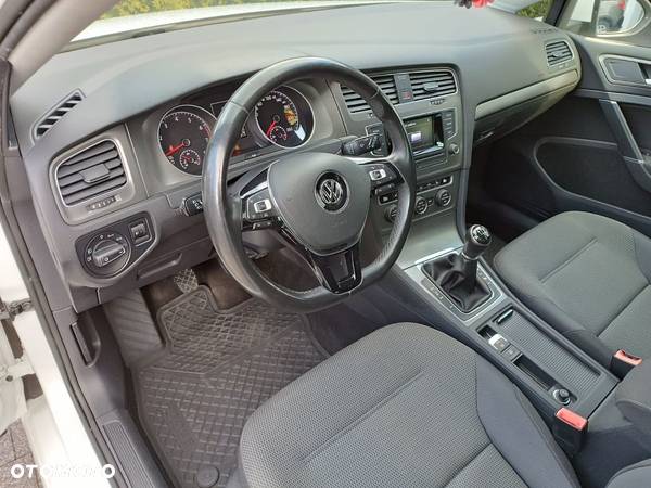 Volkswagen Golf - 20