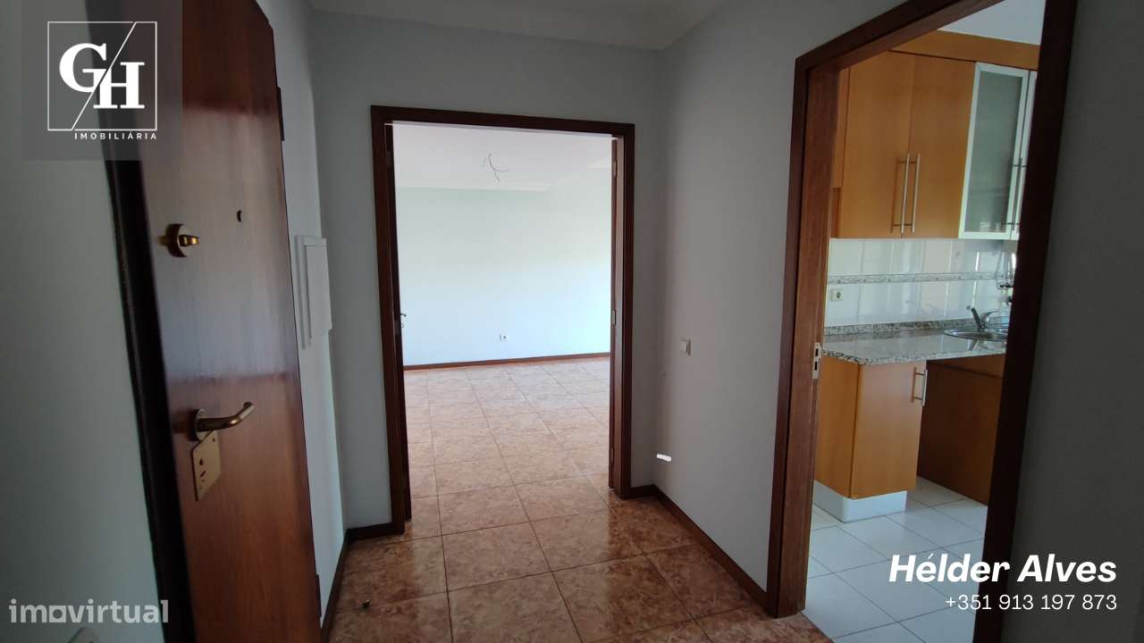 Apartamento T2 em Calendário com garagem fechada-8
