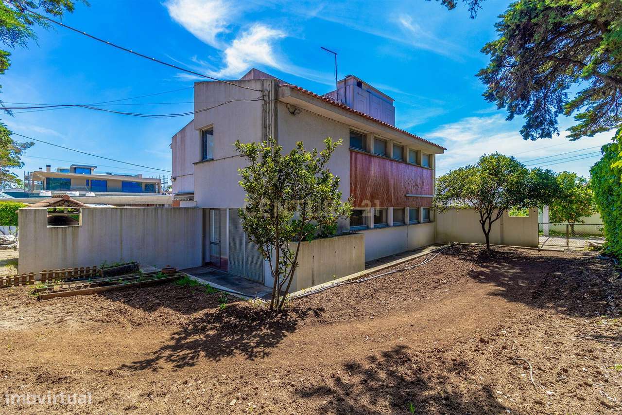 Moradia T5 com Jardim e Piscina | Albarraque – a 5 minutos da Beloura-32