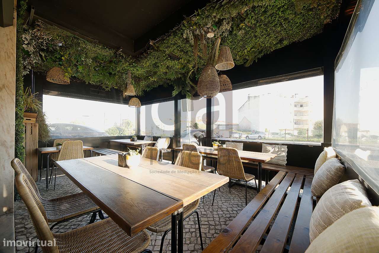 Restaurante totalmente equipado e mobilado situado no Cartaxo - Grande imagem: 2/31