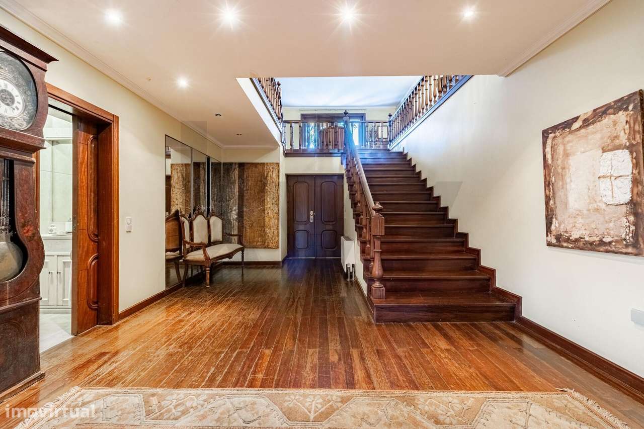 Moradia T6 de Arquitetura Contemporânea em São João da Madeira - Grande imagem: 3/31