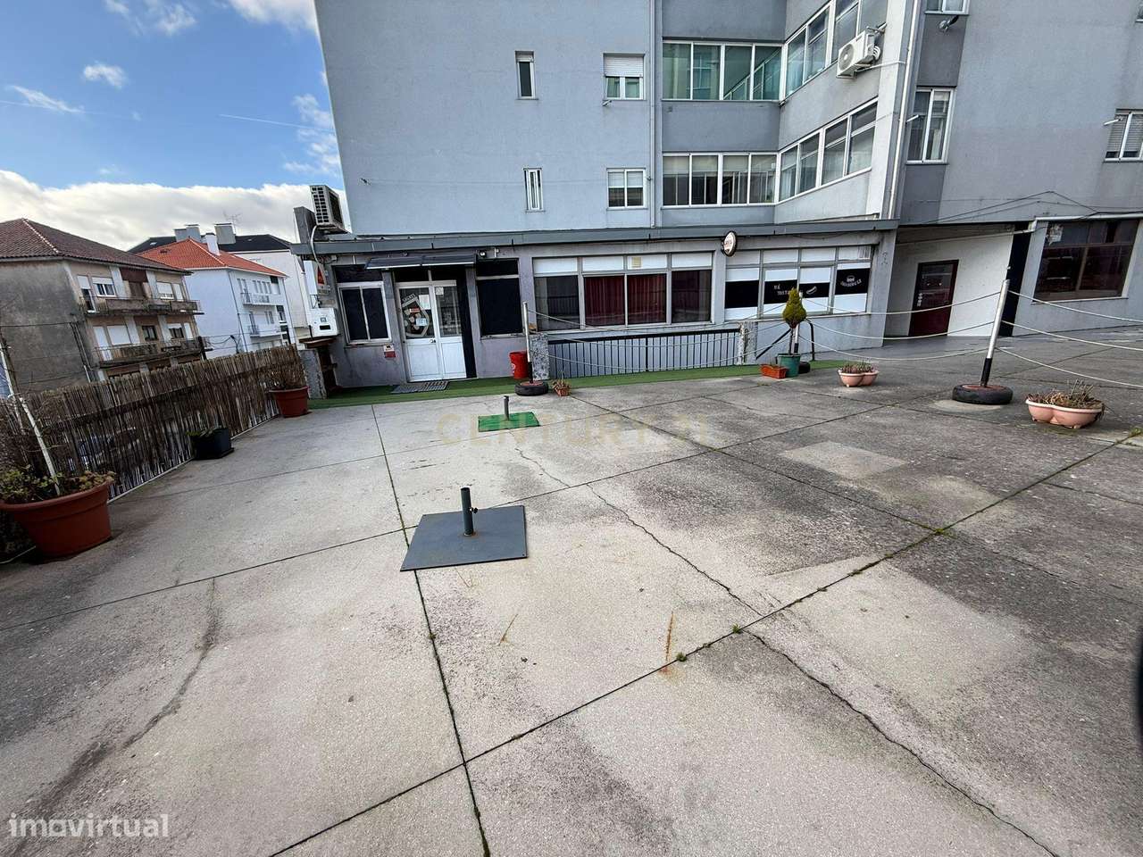 Bar todo equipado e em funcionamento na Guarda - Grande imagem: 4/6