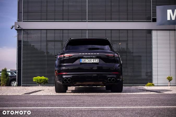 Porsche Cayenne Turbo - 13