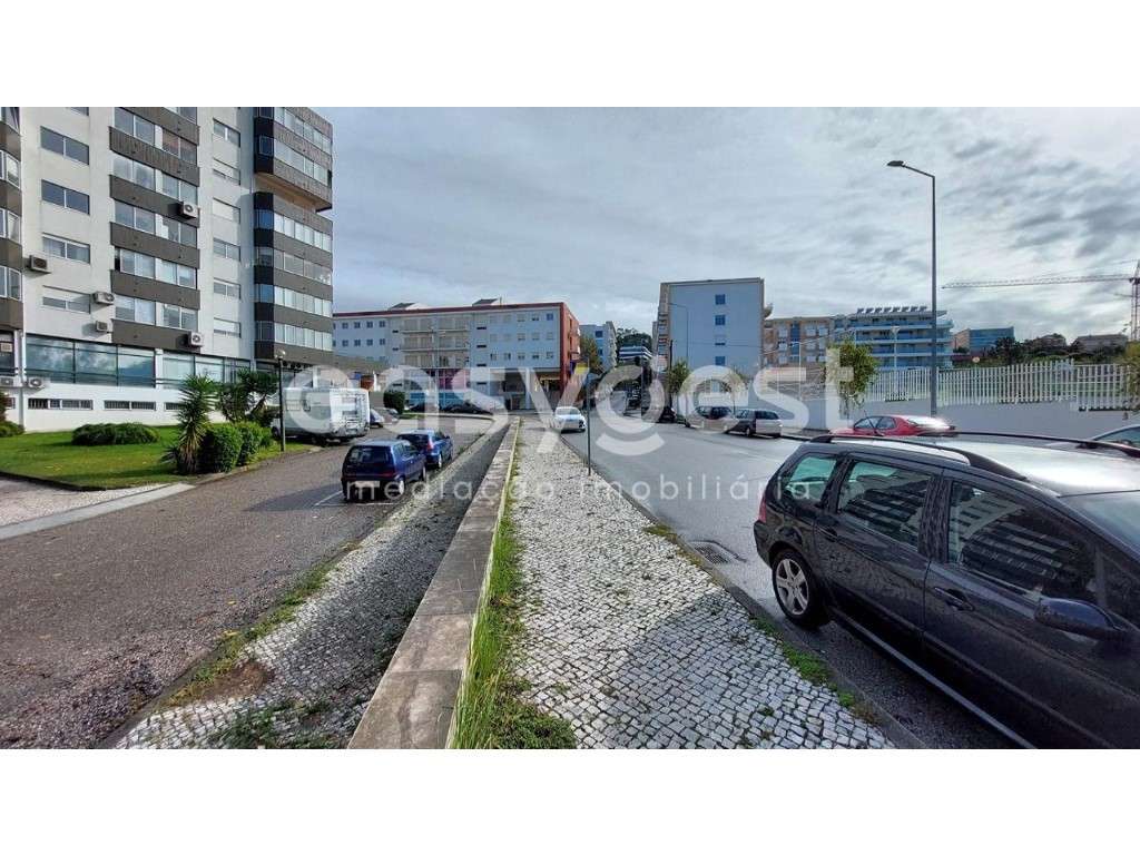 Duas lojas com 36m2 e com 32m2 no vale das Flores em Coimbra - Grande imagem: 4/16