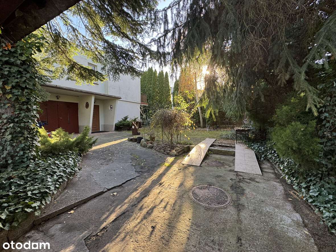 Cicha okolica, zieleń, kameralna zabudowa.-0