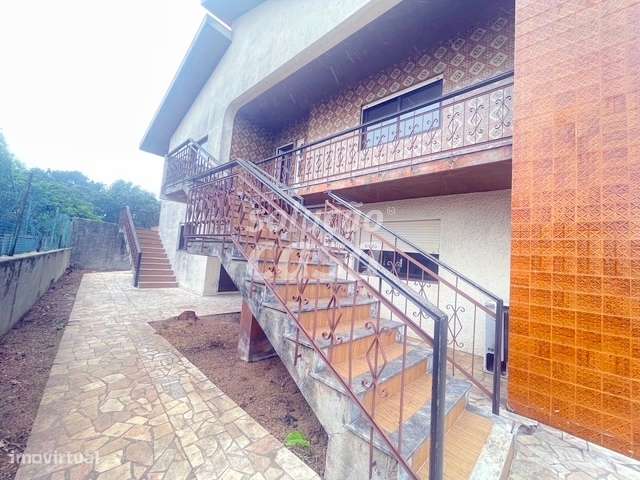 Moradia Isolada T4 para REMODELAR, com 2860m2 de Terreno!-31