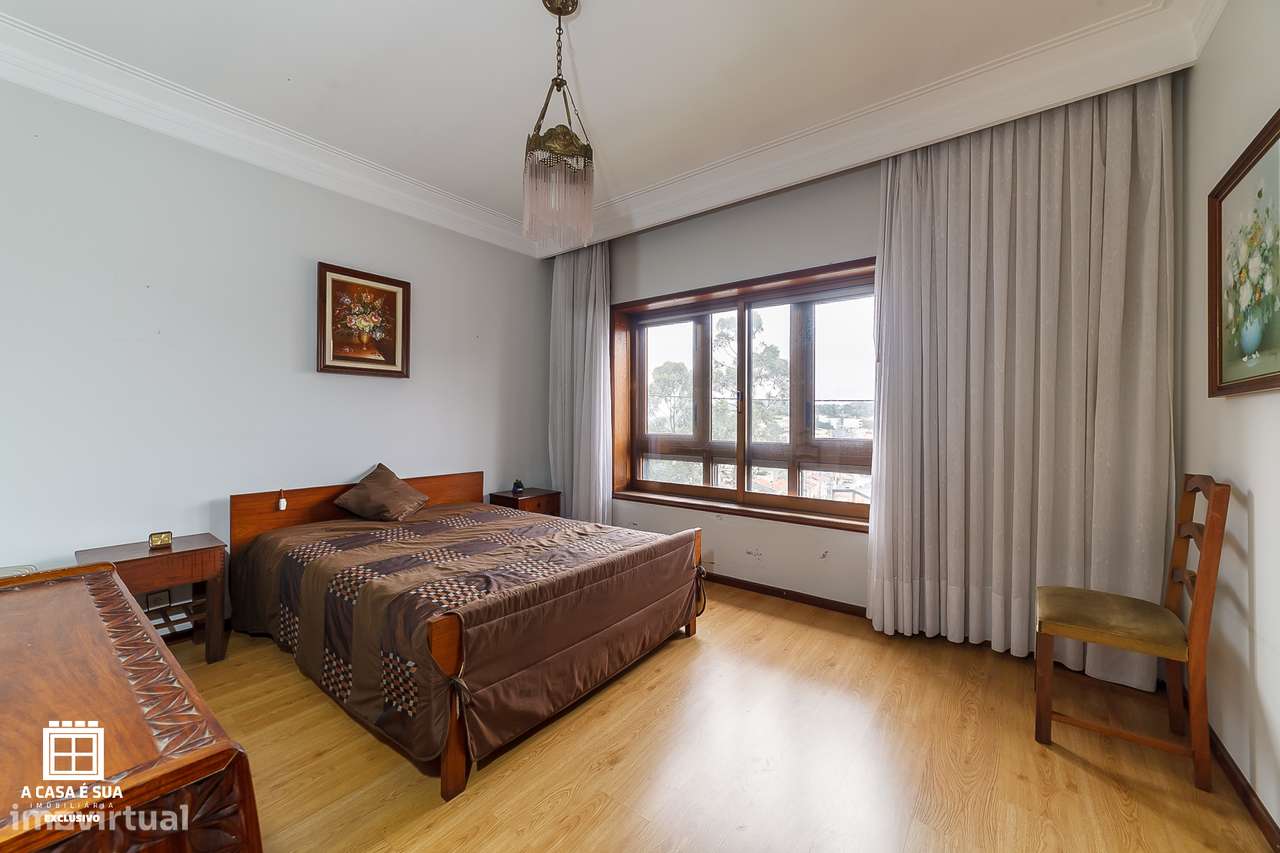 Moradia T4 de três frentes em Baguim do Monte - Exclusivo-17