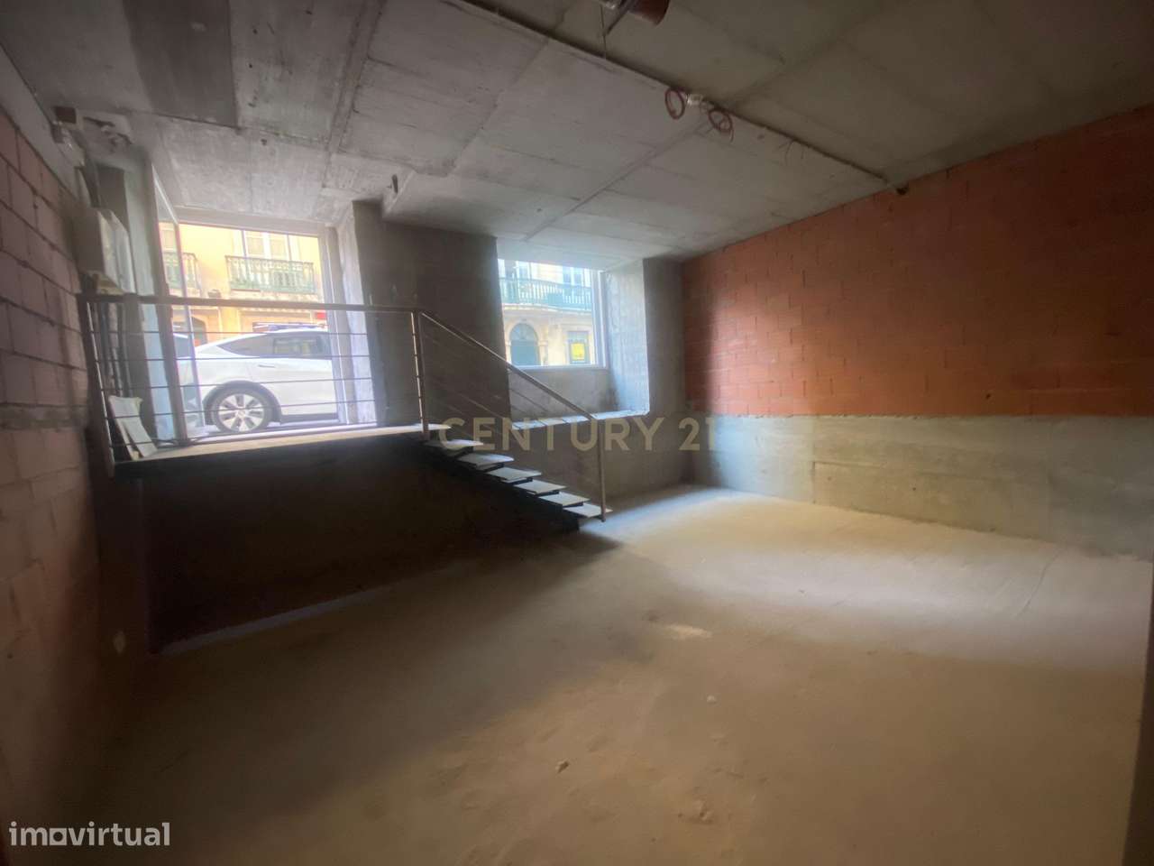 Oportunidade Única: Loja em Bruto no Coração do Chiado! - Grande imagem: 3/7