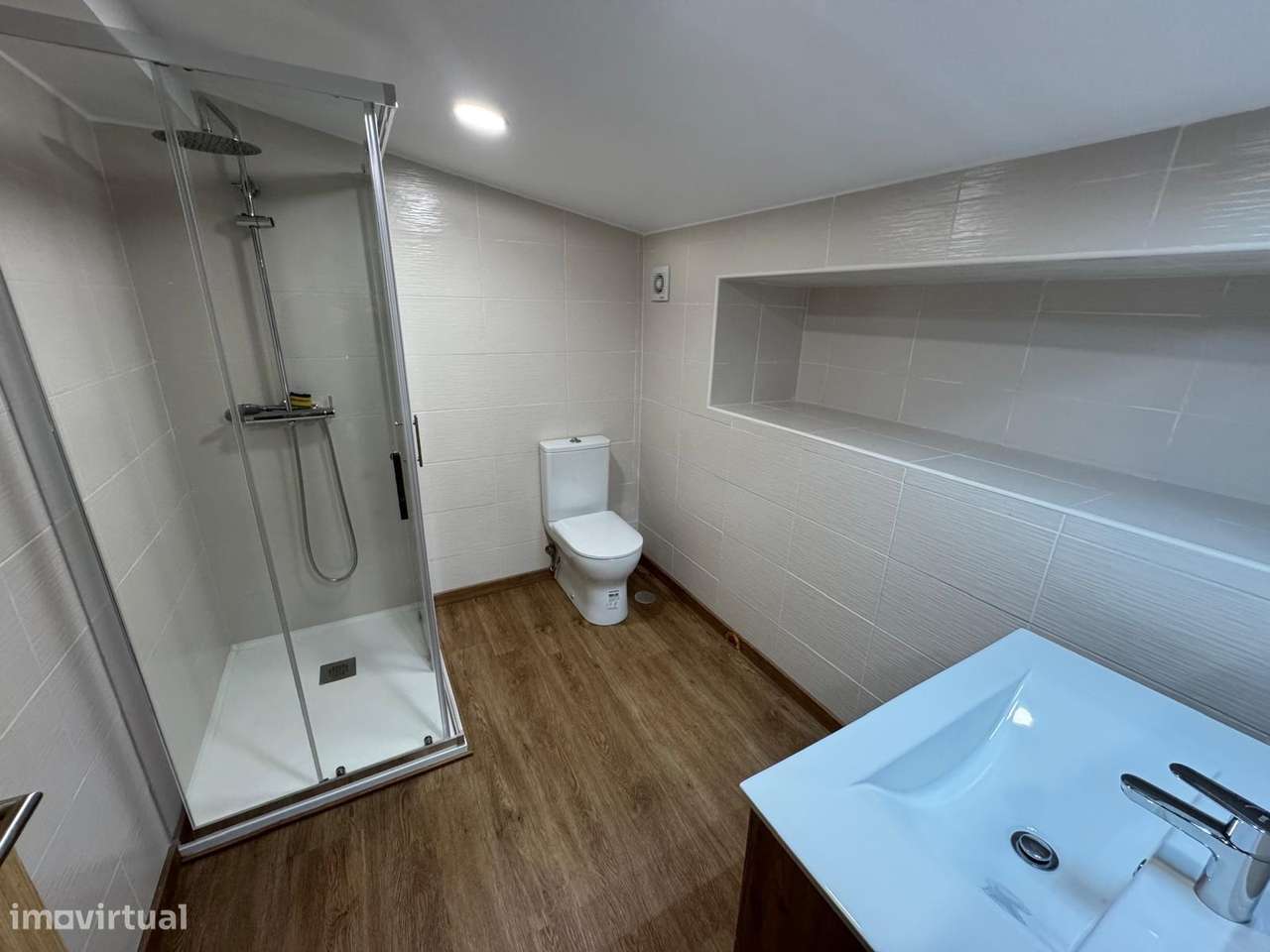 Moradia V4 - Grande imagem: 5/15