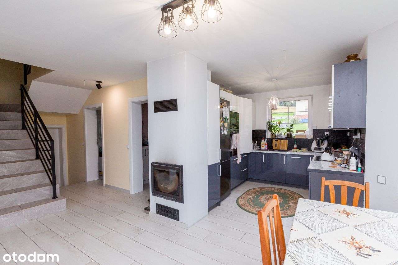 Kilkuletni dom pod lasem (Pod Łyską)-7