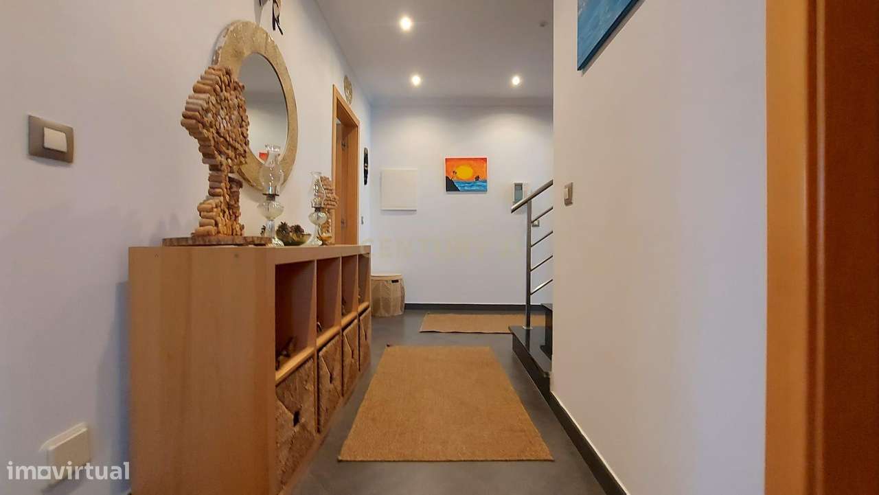 T5 Duplex em Alcochete | Vista Rio | Terraço Panorâmico-8