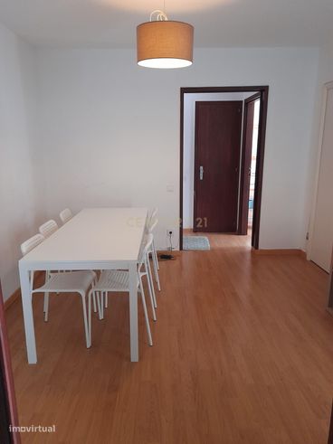 T3 Remodelado com 2 Casas de Banho à Venda no Miratejo – Pronto a Entr-6