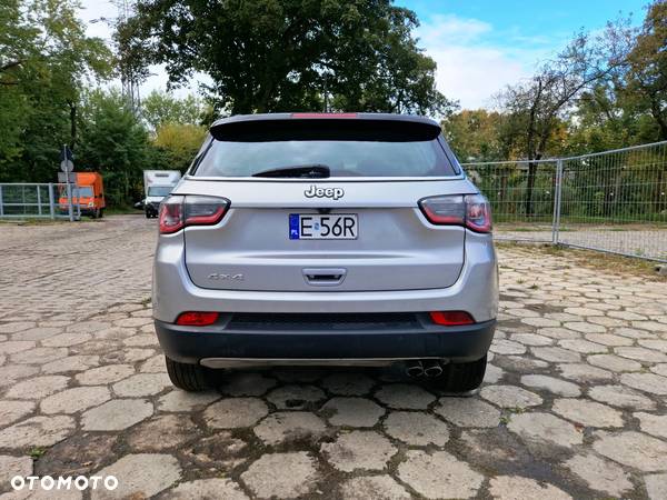 Jeep Compass - 10