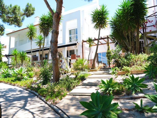 Moradia geminada T4 na Prestigiada Zona de Soltroia Rio-33