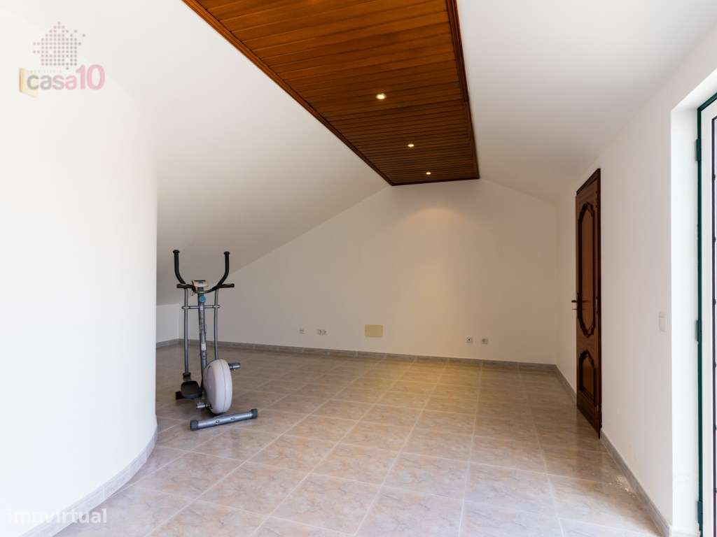 Moradia V5+1 renovada em zona de excelência em Alcochete-39