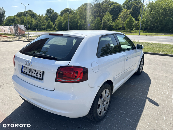 Audi A3 1.6 Ambiente - 19