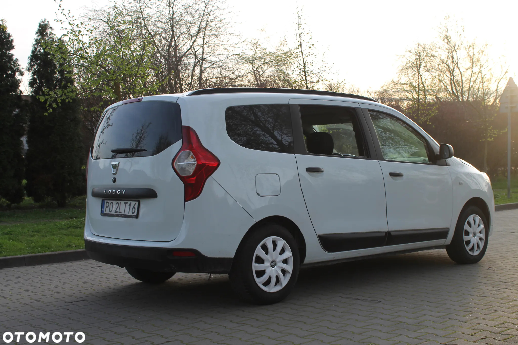 Dacia Lodgy 1.6 SCe Access S&S - 24