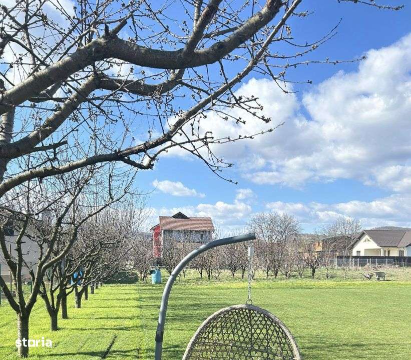 Vila 230 mp , teren 2300 mp , zona Nord - Imagine principală: 5/10