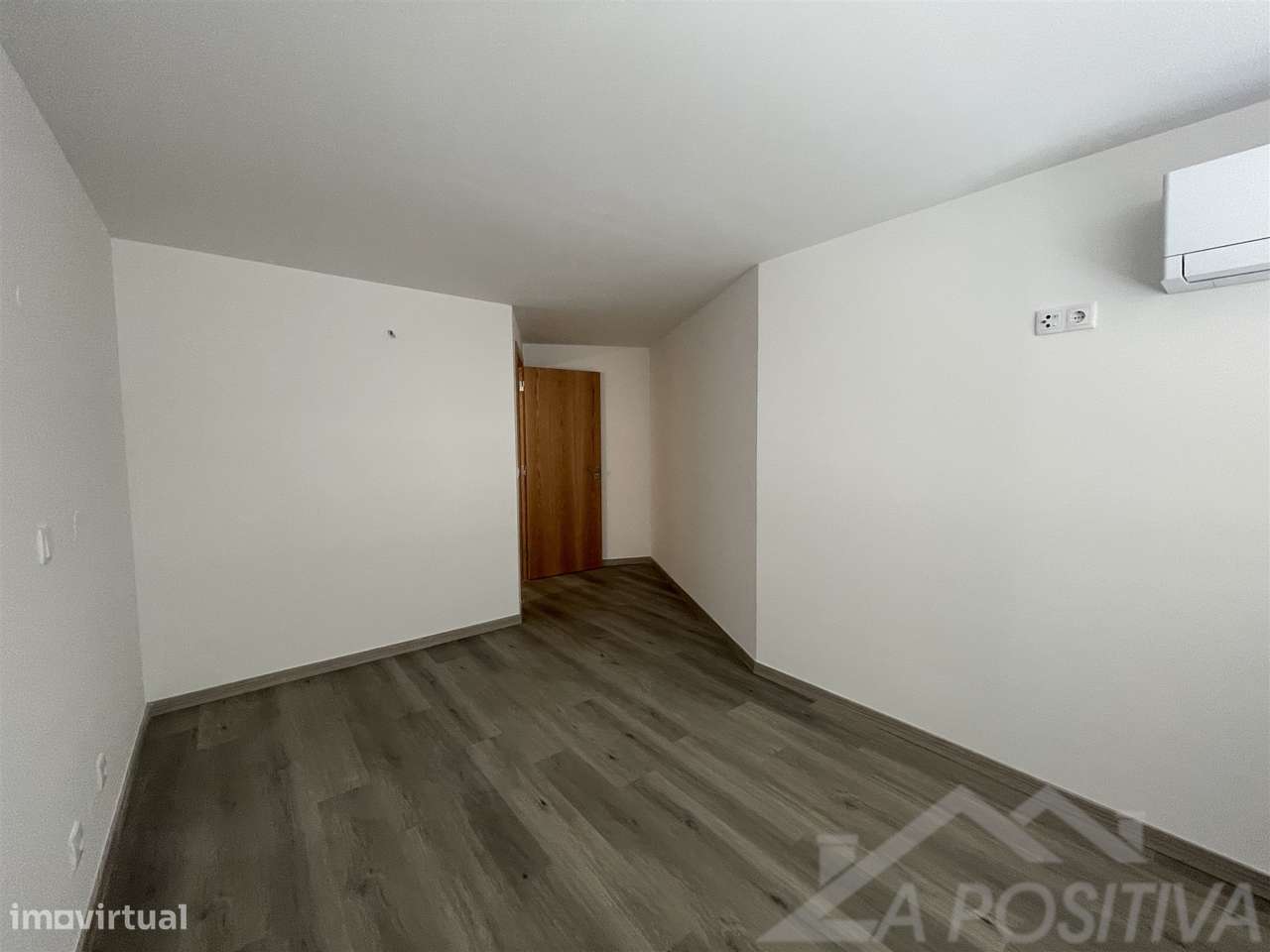 Apartamento T1+1 Venda em São João da Madeira,São João da Madeira-17