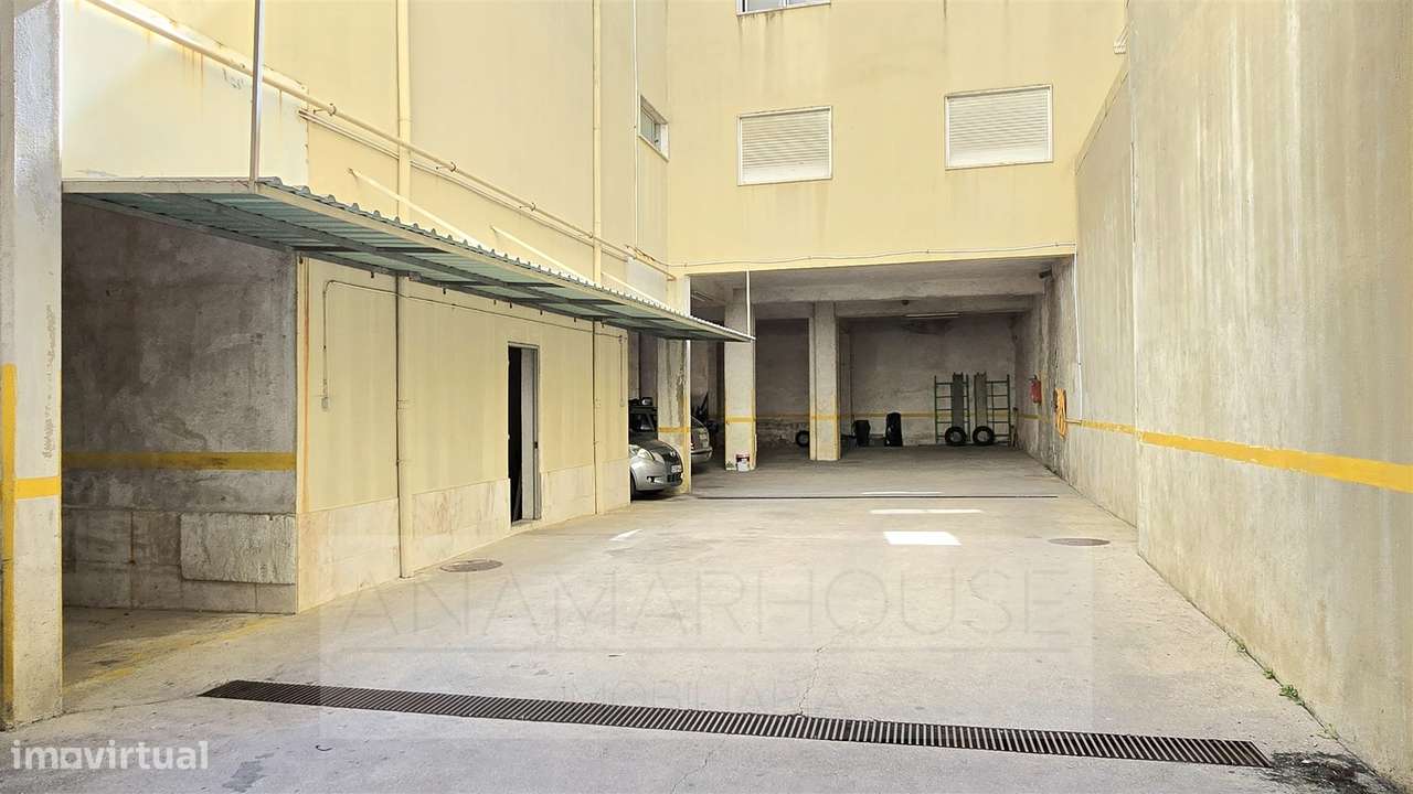 T3 pronto a habitar com parqueamento e arrecadação na Amadora-23