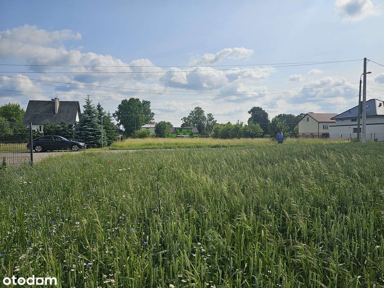 Uchwalony plan; b. dobry dojazd do W-wy; szkoła, PKP. Nowe domy-2