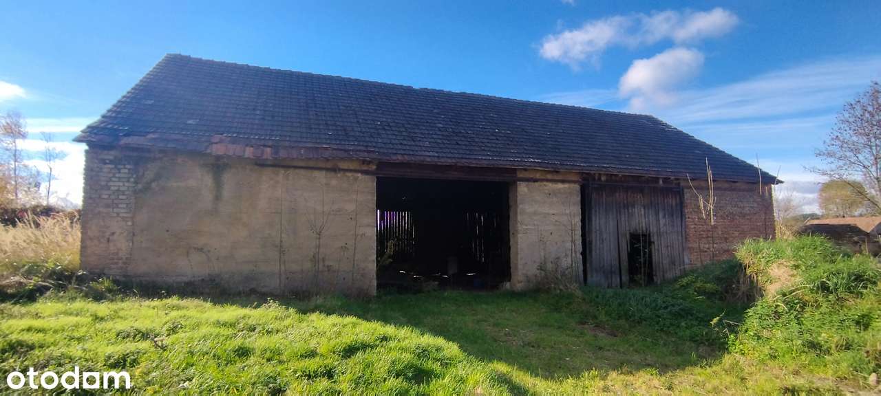 Przestronny z zadbanymi wnętrzami + zabudowania-17