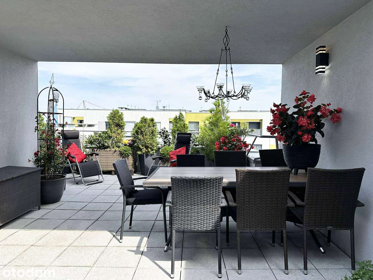 Komfortowy apartament z pięknym tarasem i garażem na Staszica-17