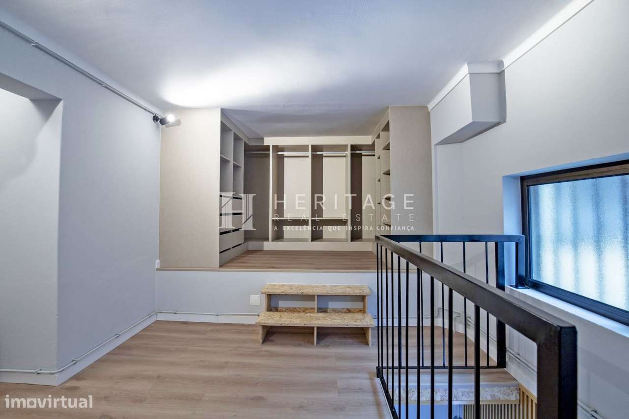 Loja situada na Rua Alexandre Herculano-20