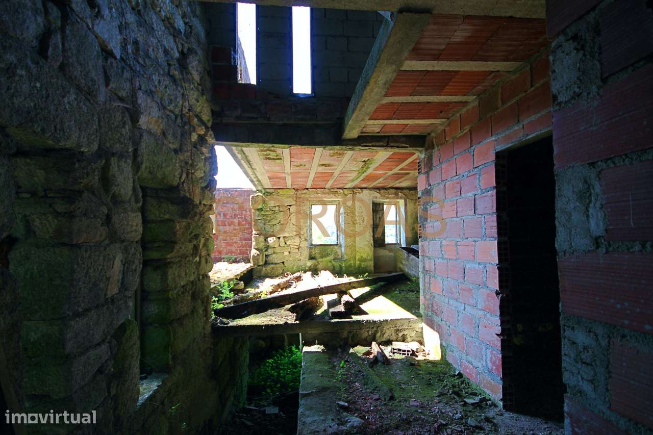 RUINA - TERRAS DE BOURO - 1.450 M2 TERRENO
braga-18