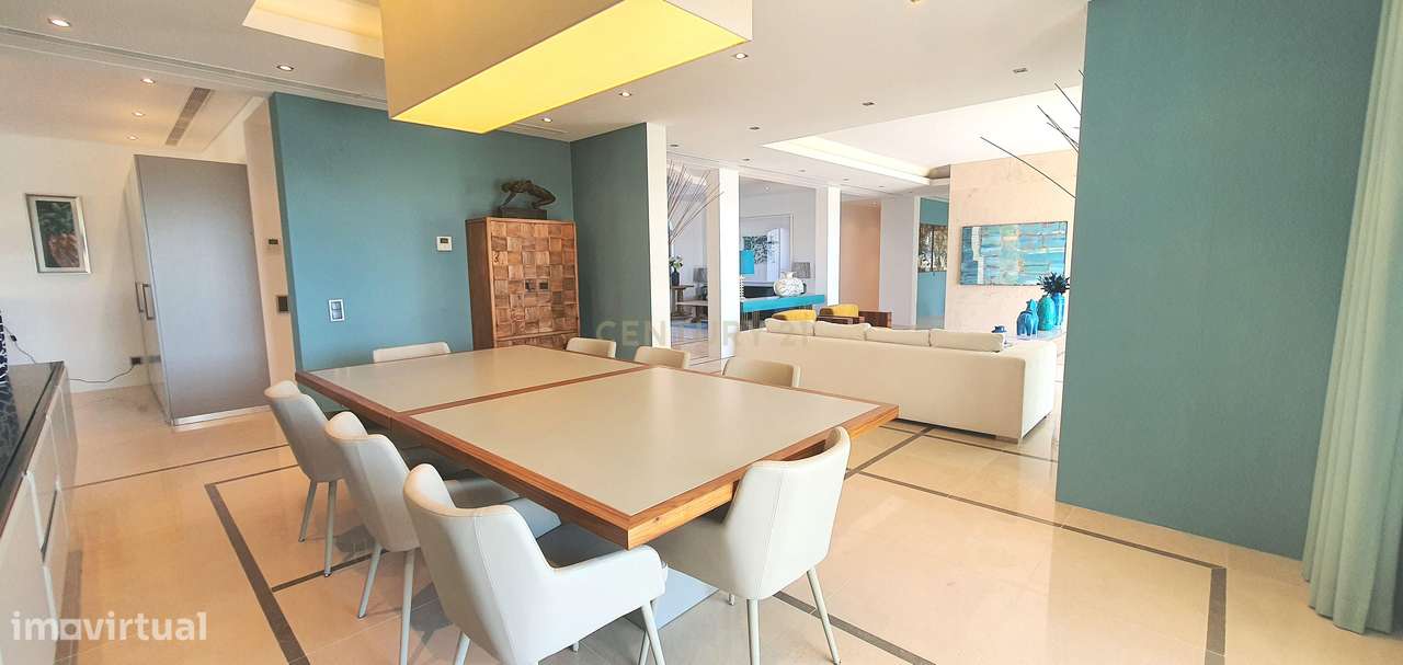 Exclusiva e luxuosa moradia T5 num dos mais prestigiados campos de gol - Grande imagem: 5/48