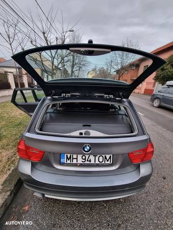 BMW Seria 3 320d DPF Touring Aut. - 18