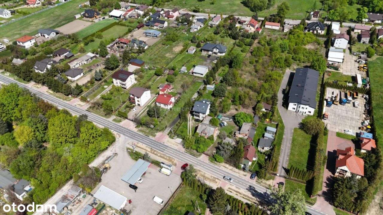 Obiekt przemysłowo-usługowy w Słomczynie, przy drodze wojewódzkiej 724-17