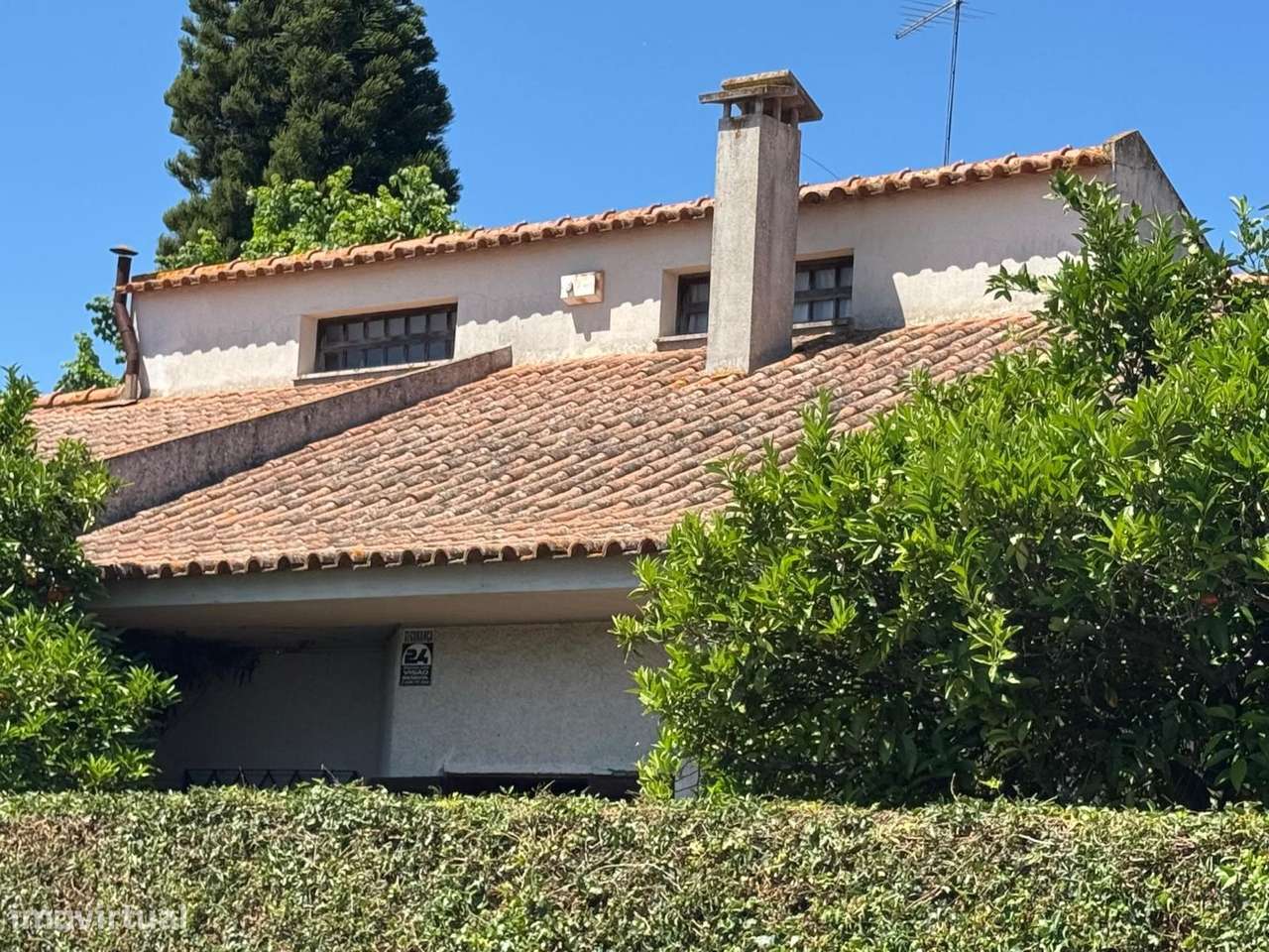 Moradia T4 com Jardim e Vista de Campo na Golegã-34