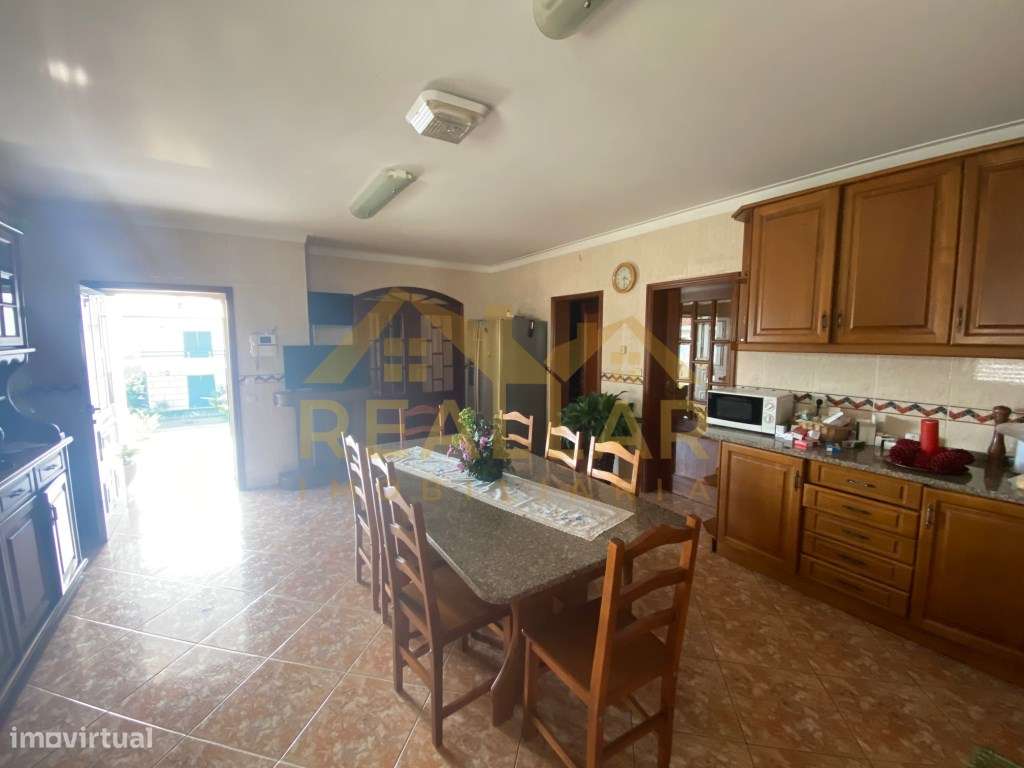 Moradia T3 com restaurante em Lordelo - Guimarães - Grande imagem: 3/30