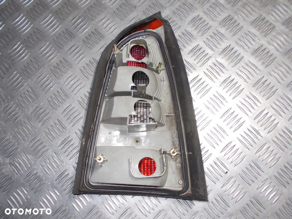 Opel Vectra B - lampa tylna lewa KOMBI LIFT - 2