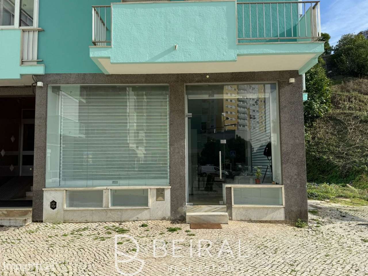 Espaço comercial espaçoso e luminoso no centro de Lisboa-53